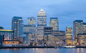 Entire Apartment Next To Canary Wharf In London